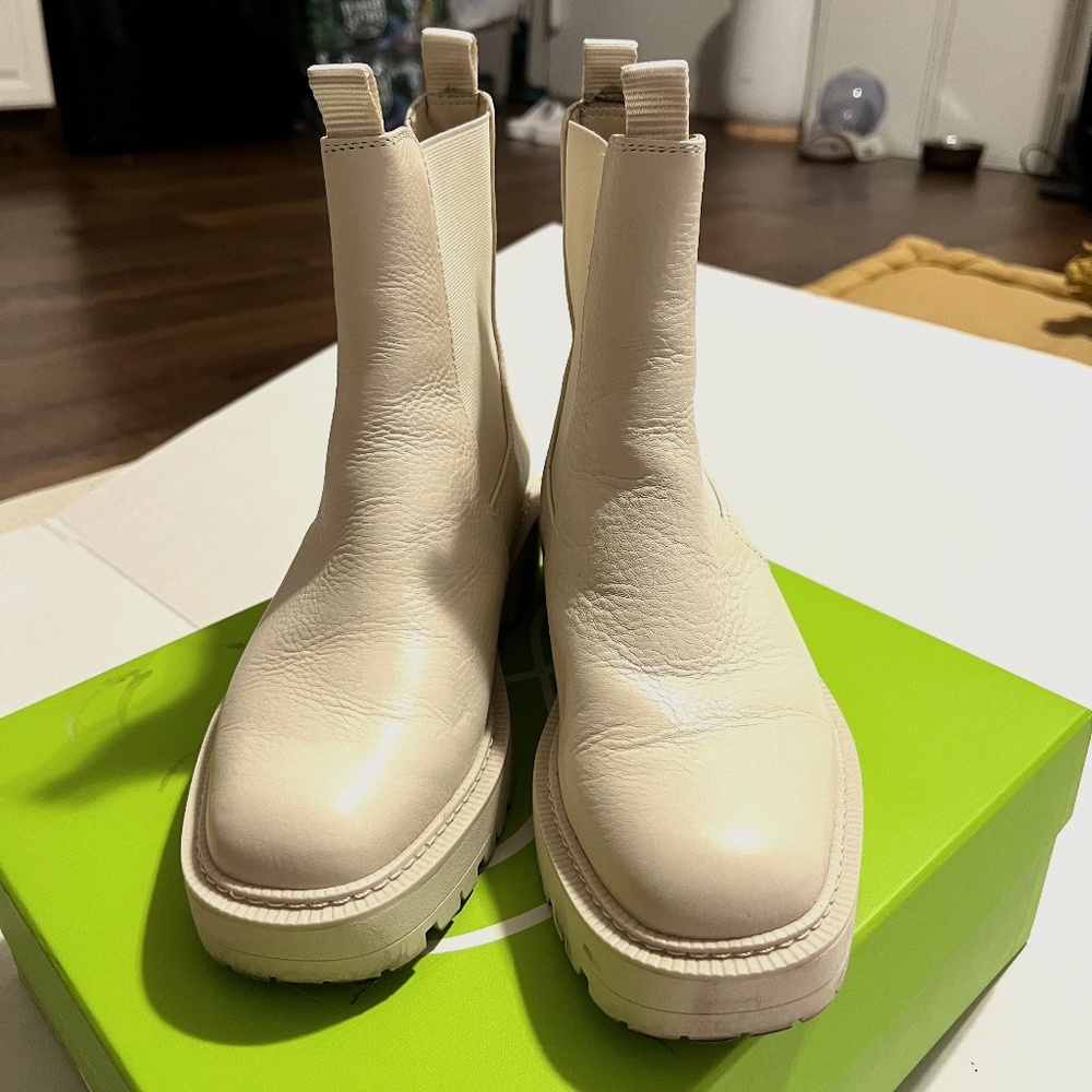 Sam Edelman Chelsea Boot